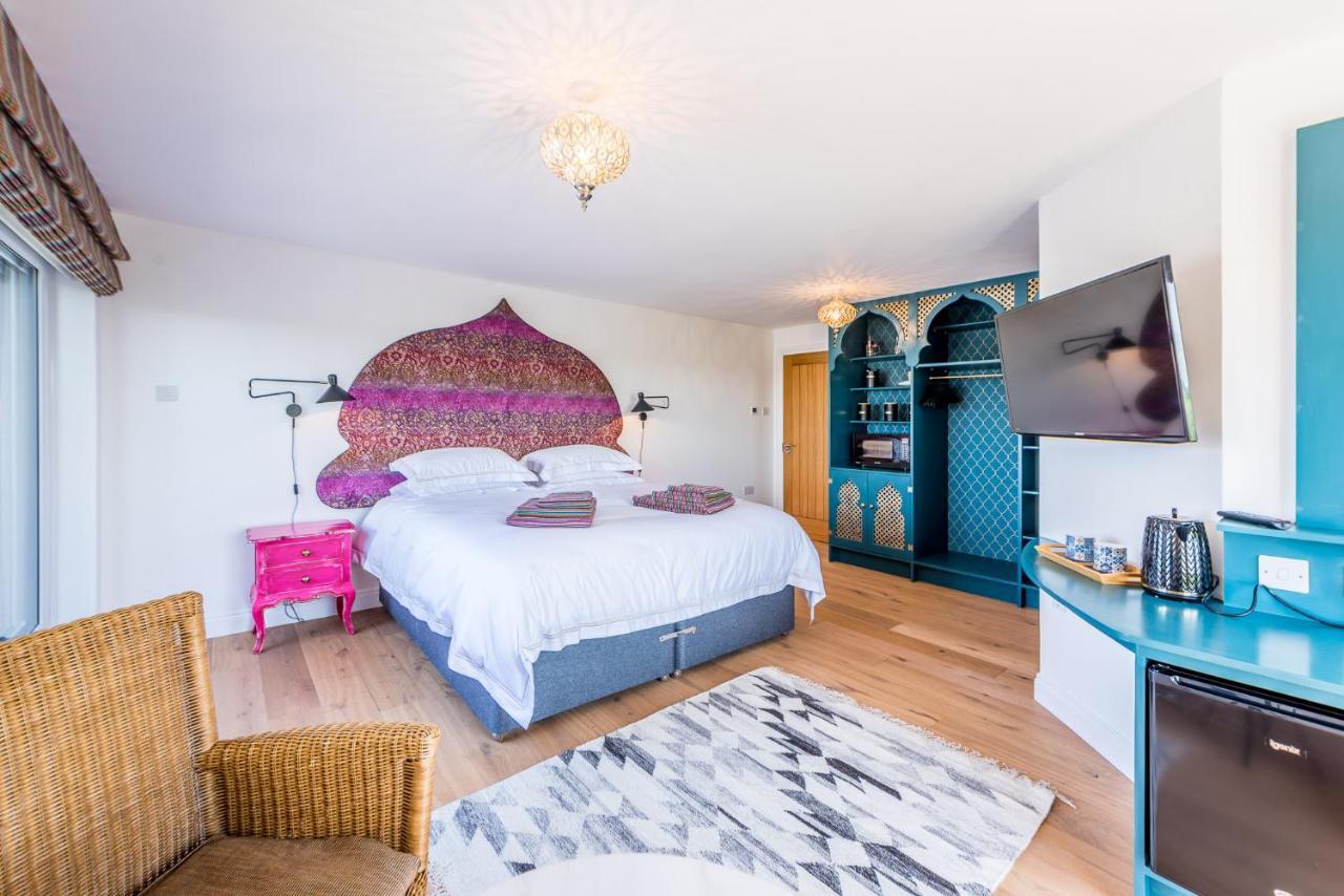 Hotel Mandalay à Bude Extérieur photo