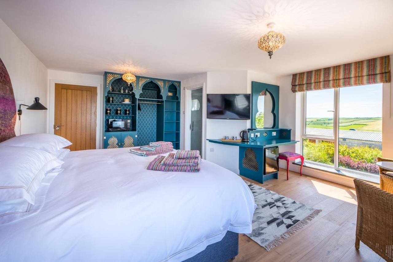 Hotel Mandalay à Bude Extérieur photo